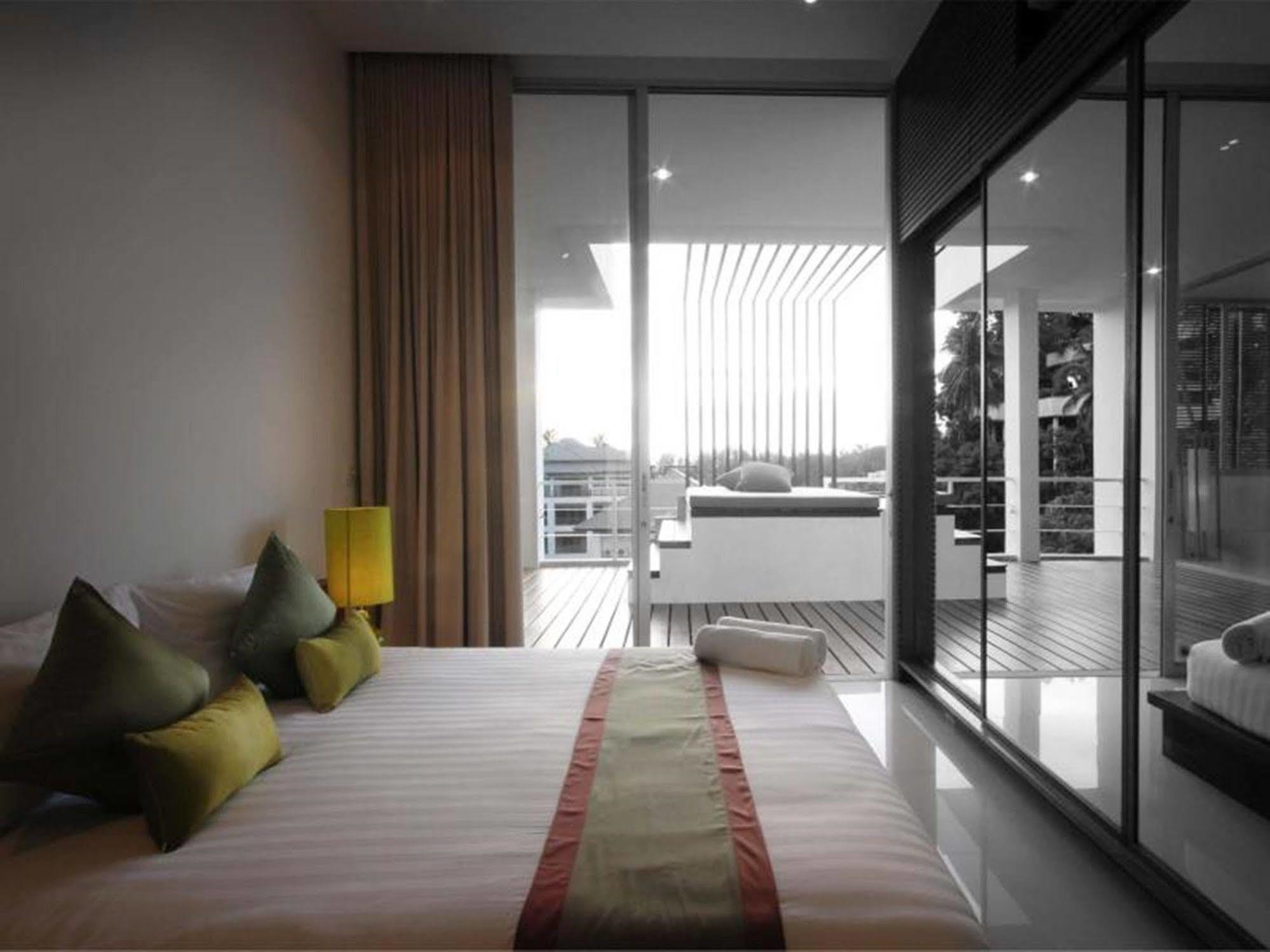 The Quarter Phuket Hotel Surin Beach  Buitenkant foto